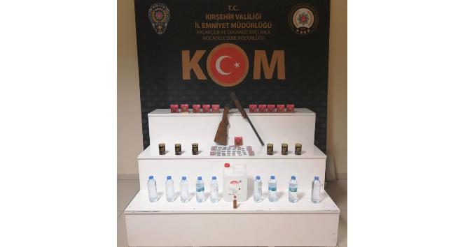 Kırşehir’de sahte içki ve kaçak cinsel uyarıcı hap operasyonu