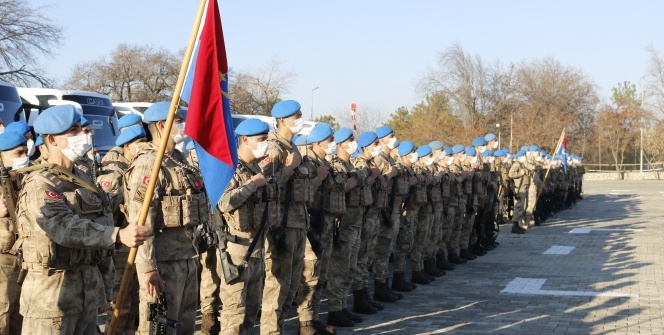 Mehmetçikler düğüne gider gibi Rasulayn'a gitti