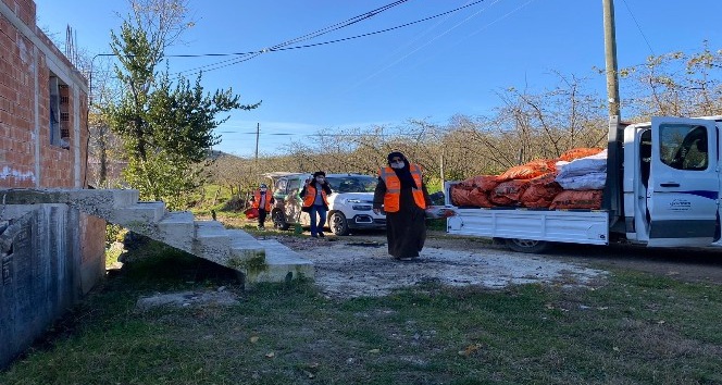 Altınordu’da pandemi yardımları sürüyor