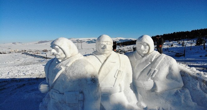 Kardan şehit heykelleri tamamlandı