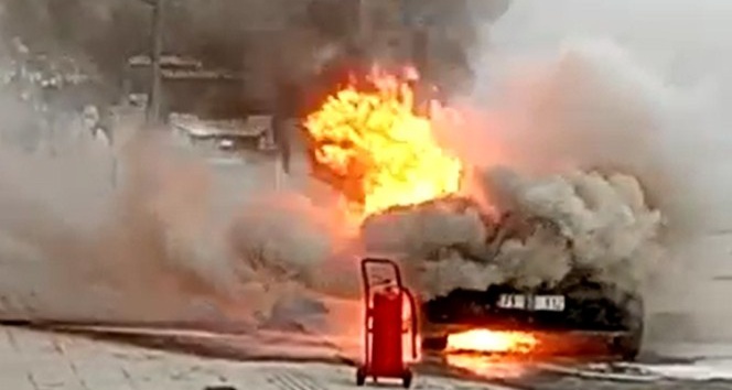 Kırıkkale’de otomobil alev alev yandı