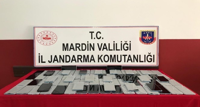 Mardin’de 85 adet gümrük kaçağı cep telefonu ele geçirildi