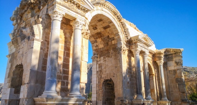 Efes&#039;in 5 katı büyüklüğünde: Anavarza Antik Kenti