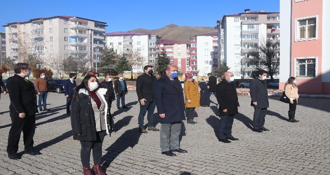 Bitlis’te bayrak töreni