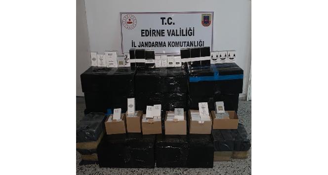 Edirne’de 60 bin TL’lik 600 adet kaçak parfüm ele geçirildi