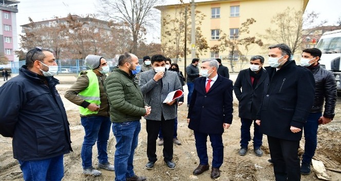 Başkan Çınar, kentsel dönüşüm proje alanını inceledi