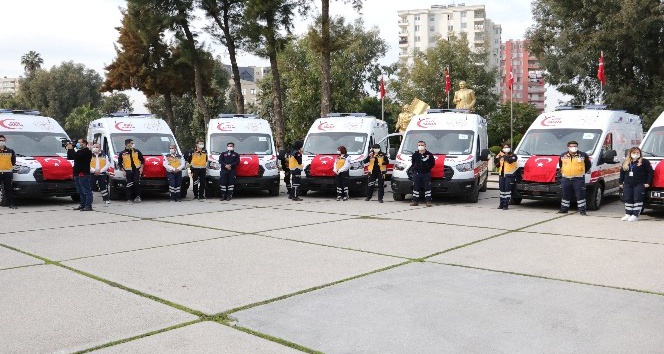 Adana’ya gönderilen 26 ambulans törenle hizmete alındı