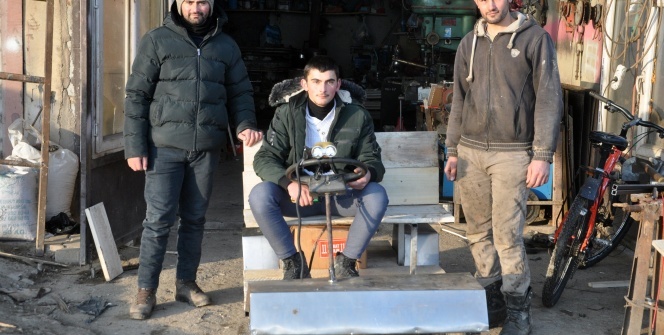 Yüksekovalı kardeşler hurda malzemeden elektrikli araç yaptı
