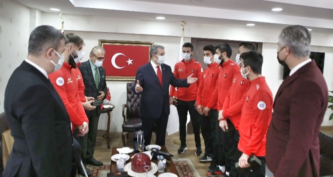 BBP Genel Başkanı Destici, Türkiye Milli Ampute Futbol Takımı ile bir araya geldi