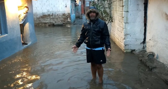 Edirne’de evleri su bastı, aileler perişan oldu