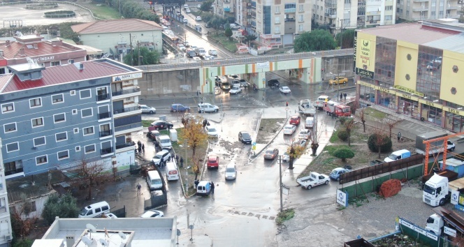 İzmir&#039;deki selin boyutu gün ağarınca ortaya çıktı