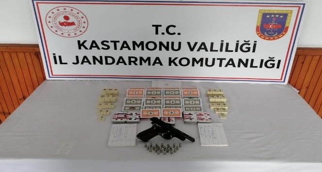 Kastamonu’da kumar oynayan 14 kişi suçüstü yakalandı