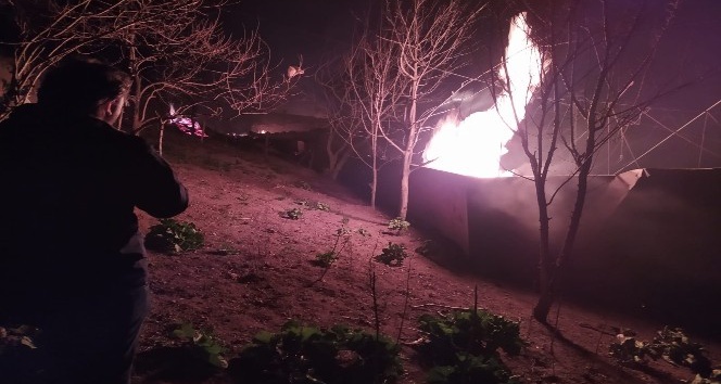 Trabzon Valisi Ustaoğlu: “Yangında şuana kadar 7 ev ve 2 tane samanlık yandı; söndürme çalışmaları sürüyor”