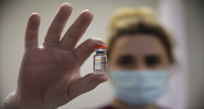 Elazığ’da 256 aşı odası kuruldu, sağlık çalışanları aşılanmaya başladı