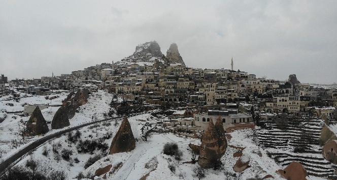 Kapadokya’da kartpostallık kar manzaraları