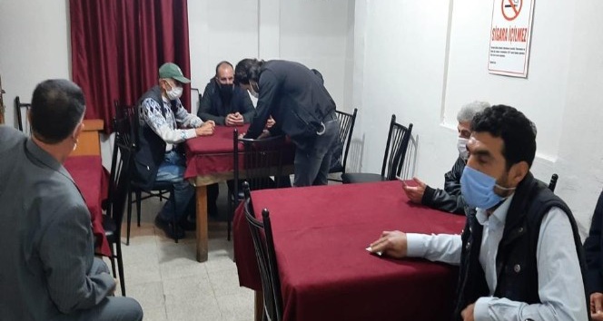 Mersin’de kumar oynayan 40 kişiye 126 bin lira ceza