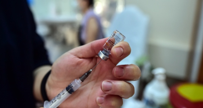 CDC, Johnson &amp; Johnson aşısının 18 yaş üstü için kullanılmasını tavsiye etti