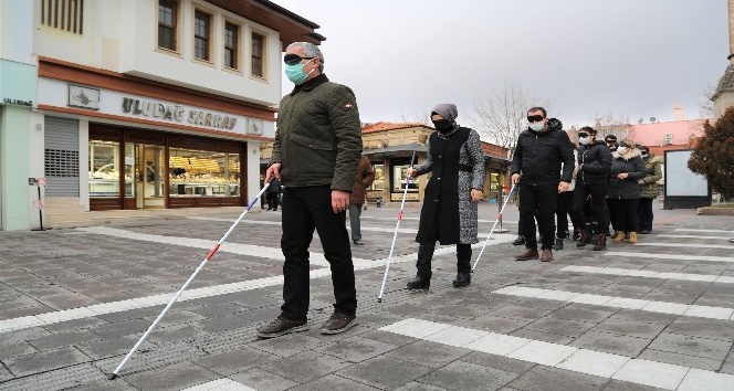 Başkan Çakın, beyaz bastonla farkındalık oluşturdu