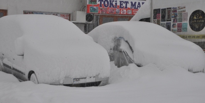 Hazırlıksız yakalandılar! İlçe kara gömüldü