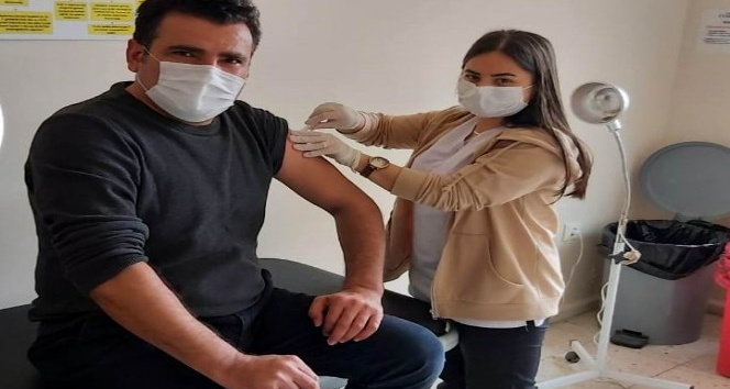 Sağlık Çalışanları Derneğinden ’Aşı Olun’ Çağrısı