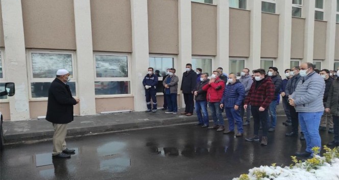 Covid-19’dan hayatını kaybeden hemşire için tören düzenlendi