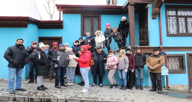 30 kişilik turist kafilesi kısıtlama saatlerinde Afyonkarahisar’ı gezdi