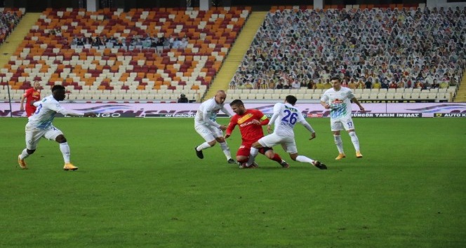 Süper Lig: Yeni Malatyaspor: 0 - Çaykur Rizespor: 1 (İlk yarı)