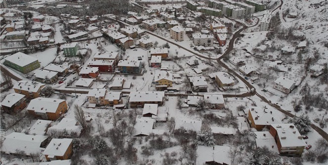 Kartpostallık görüntüler ortaya çıkan kar altındaki Kızılcahamam drone ile görüntülendi