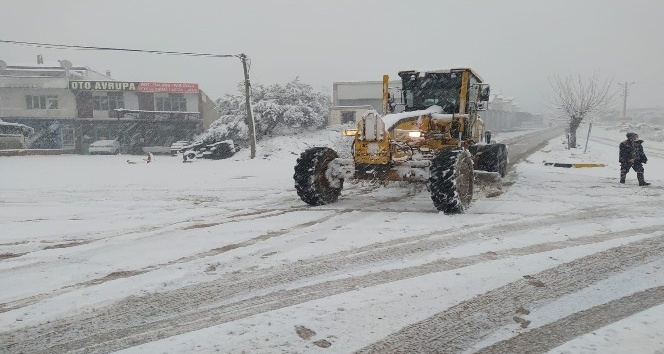 Soma Belediyesinden karla mücadele