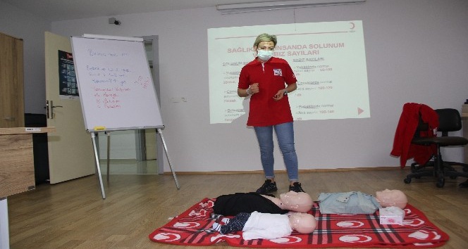 Türk Kızılay Manisa İlk Yardım Eğitim Merkezi ilk eğitimini verdi