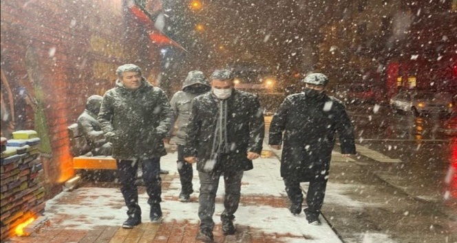 Pursaklar Belediye Başkanı karla mücadele için sahada