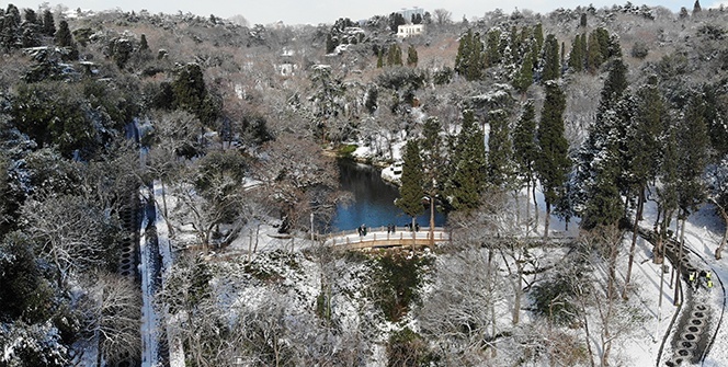 Yıldız Parkı'ndan masalsı kar manzaraları havadan görüntülendi