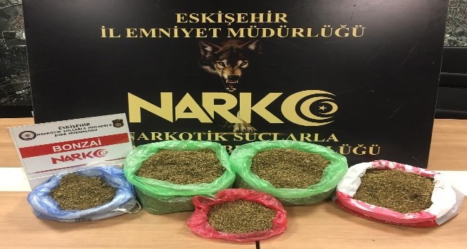 Eskişehir’de sokak satıcılarına yönelik eş zamanlı uyuşturucu operasyonu