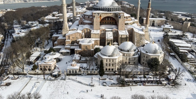Ayasofya-i Kebir Camii Şerifi’nde kartpostallık manzara