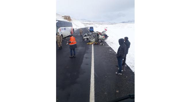 Erzurum’da feci kaza: Anne ve çocuğu hayatını kaybetti