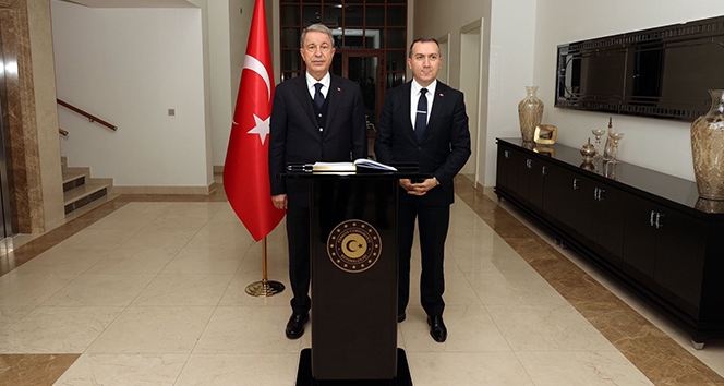 Bakan Akar, Türkiye’nin Bağdat Büyükelçiliği&#039;ni ziyaret etti
