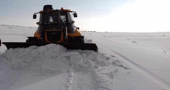 Kars’ta beyaz esaret! 71 köy yolu ulaşıma kapandı