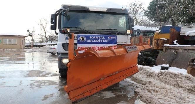 İzmit Belediyesi’ne İstanbul’dan kar robotu desteği