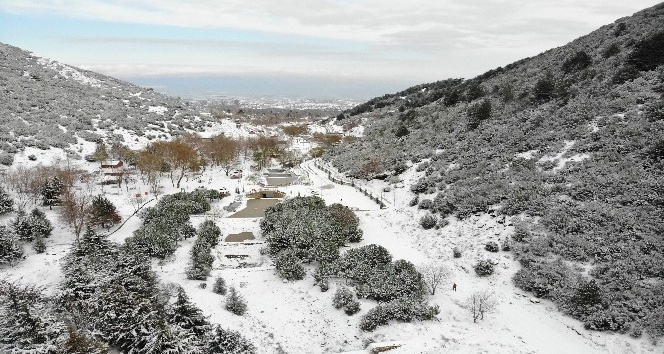 Denizli’yi kaplayan beyaz örtü kendine hayran bıraktırdı