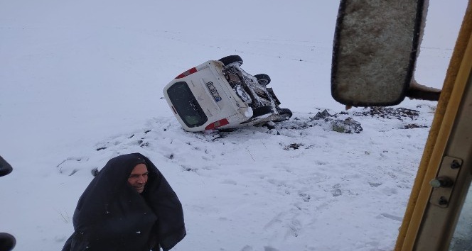 Karda kaza yapan vatandaşların yardımına Bağlar Belediyesi ekipleri ulaştı