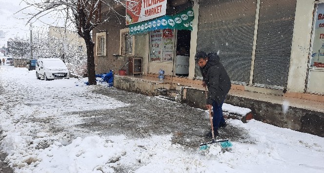 Mardin’de mevsimin ilk karı yağdı