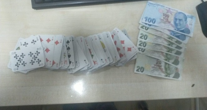 Kars’ta kumar oynayan 4 kişi suçüstü yakalandı