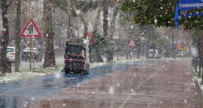 Ordu şehir merkezinde kar yağışı başladı