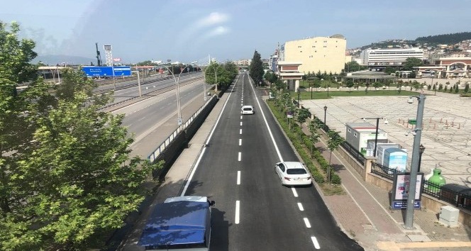 Kocaeli’nde 2020 yılında 67 kilometre yol, 115 bin ton asfalt serimi yapıldı