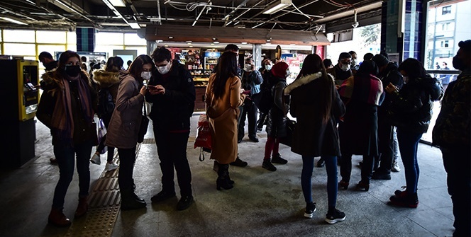 İstanbul’da metro ve metrobüslerde HES kodu kuyruğu