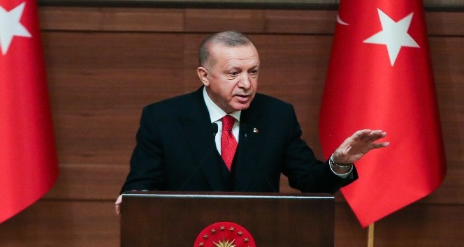 Cumhurbaşkanı Erdoğan: “Diline sahip çıkmayan, dilini zenginleştirmeyen milletler tıpkı kökleri kuruyan ağaçlar gibi esen rüzgarlar karşısında devrilmeye mahkumdur&quot;
