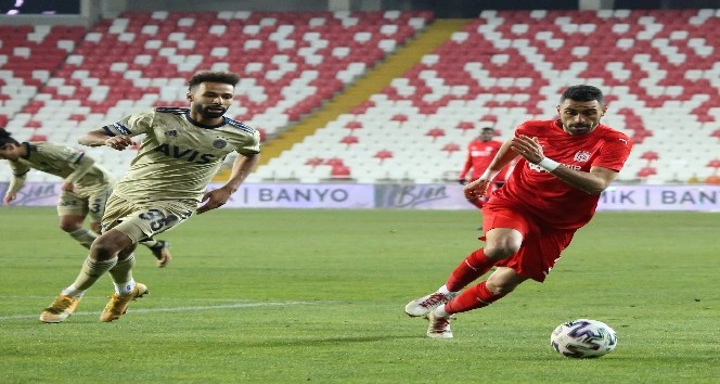 Süper Lig: Sivasspor: 1 - Fenerbahçe: 1 (Maç sonucu)