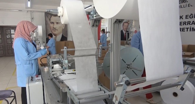Kırıkkale’de 160 milyon cerrahi maske üretildi