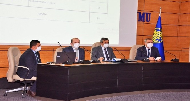 Vali Sezer, "İçme suyu olmayan köyümüz kalmasın istiyoruz"