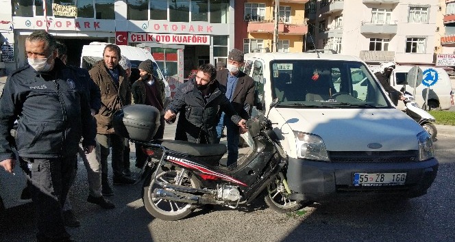 Samsun’da motosiklet hafif ticari araçla çarpıştı: 1 yaralı